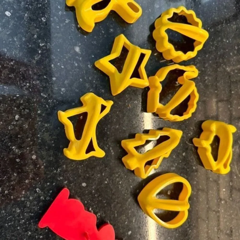 Vintage Cookie Cutters Plastic Lot 9 Christmas Thanksgiving Heart Easter handles